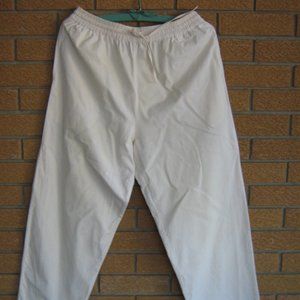 Ladies White Pants Wide Leg, Size Medium $5.00 AS AN ADD ON